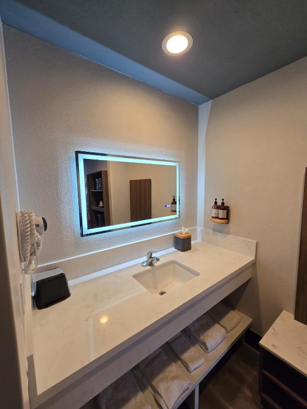 Hyland Inn near Legoland image 1