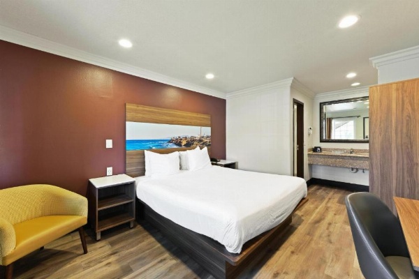 Hyland Inn near Legoland image 29