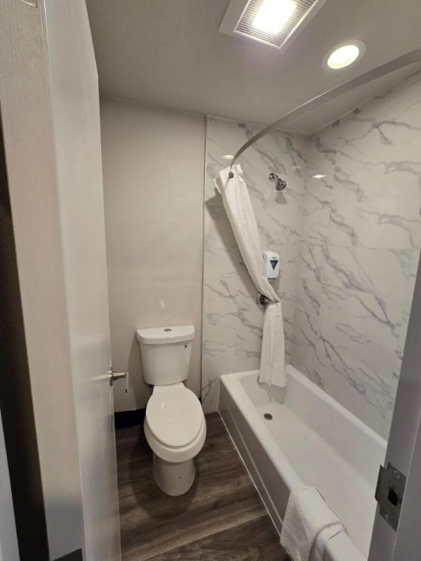 Hyland Inn near Legoland image 32